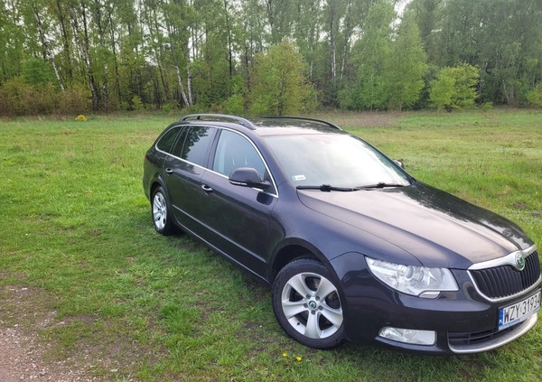 Skoda Superb cena 29000 przebieg: 238000, rok produkcji 2010 z Żyrardów małe 106